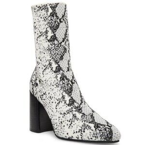 Steve Madden Trent Knit Ankle Bootie Shoes Snake Print Textile,‎ Womens Size 7.5